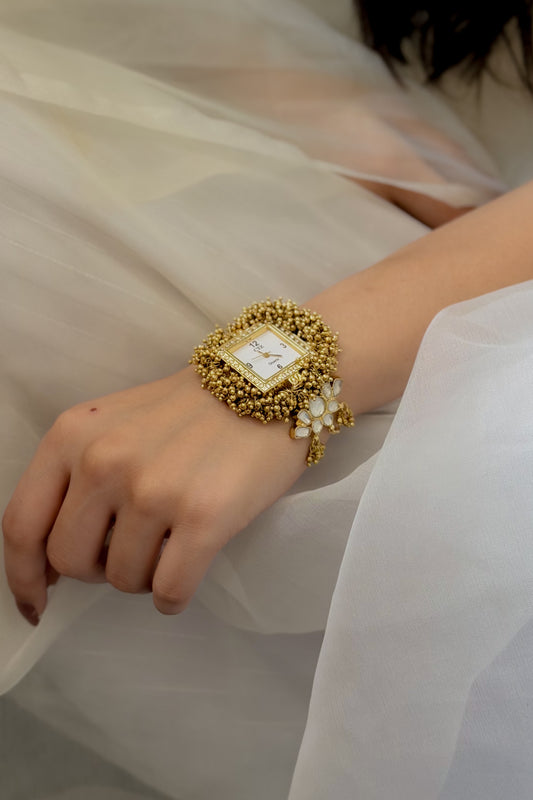 Kairavi Kundan Watch