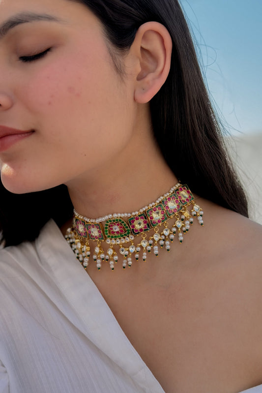 Vanya Kundan Choker Necklace