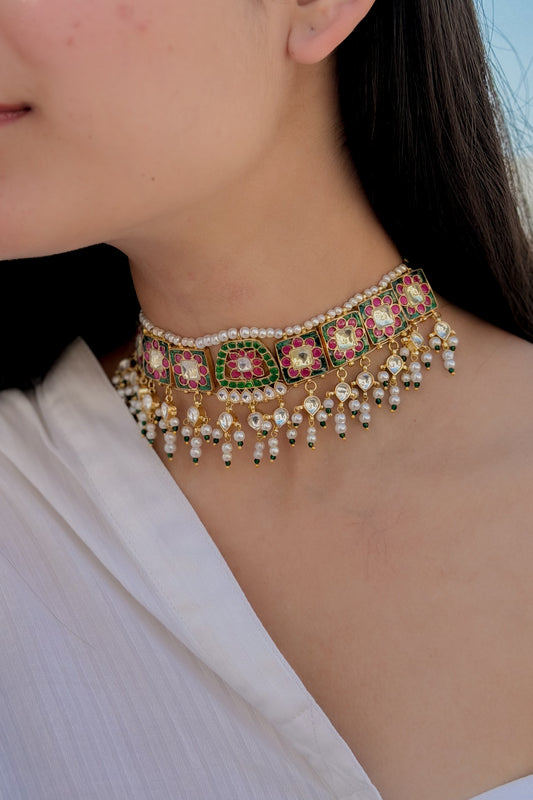 Vanya Kundan Choker Necklace
