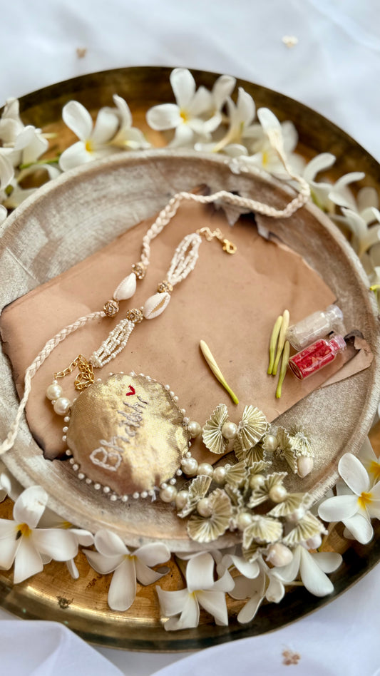 Tvesa Shells Rakhi & Bhabhi Lumba Set