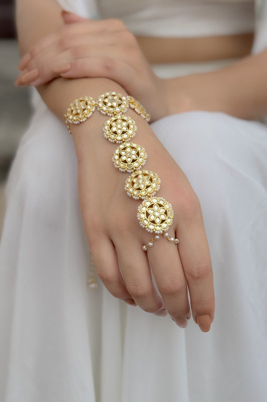 Ahouba Kundan Hathphool