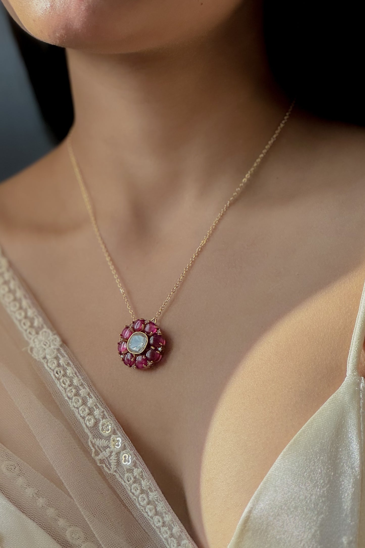 Elinaar Red Pendant Necklace