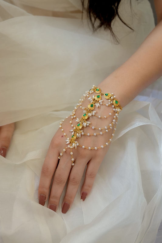 Veya Pearl Kundan Hathphool