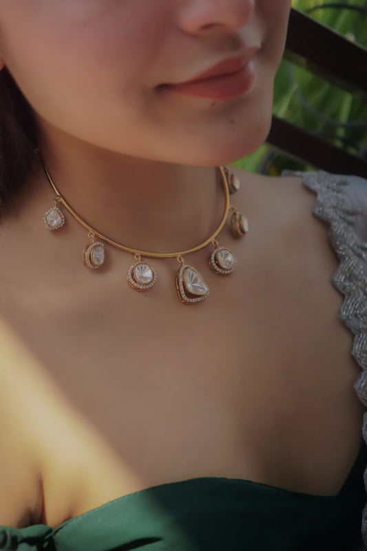 Rim Delicate Charms Necklace