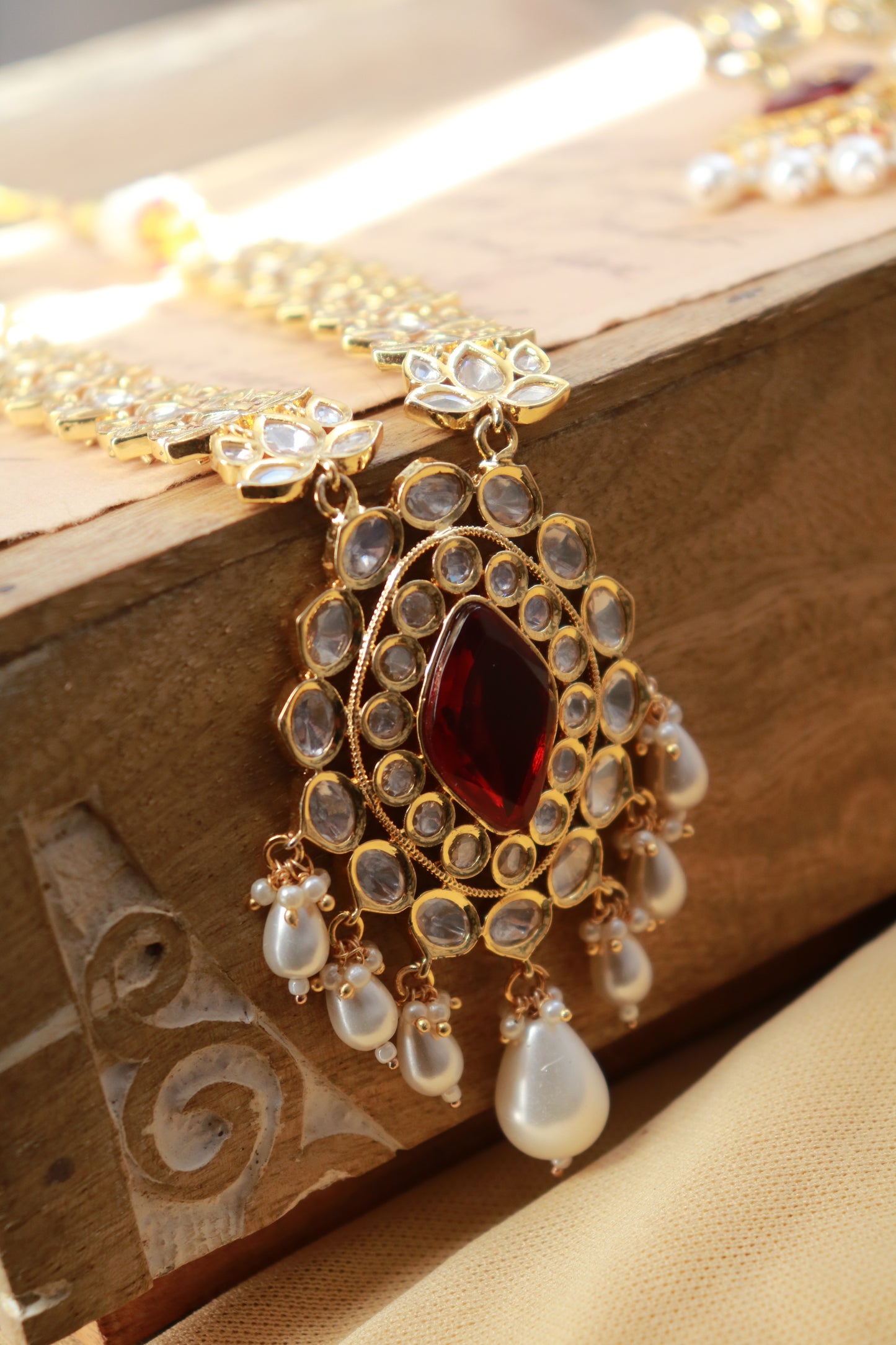 Zaima Kundan Necklace Set