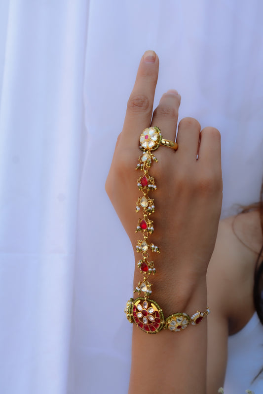 Callie Red Kundan Hathphool