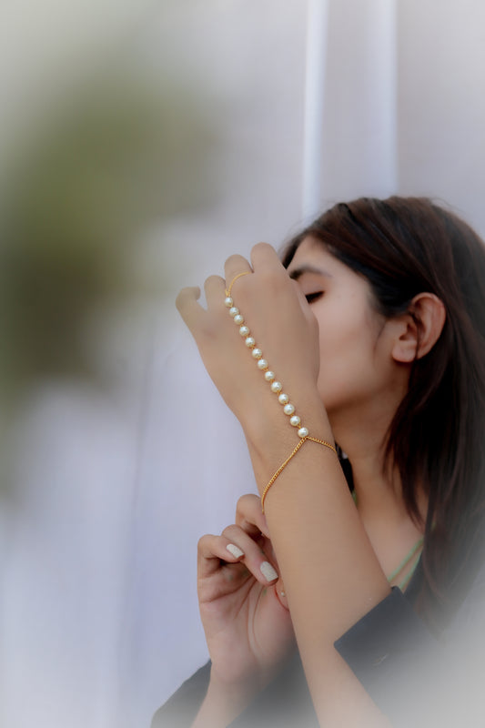 Ares Pearl Hathphool