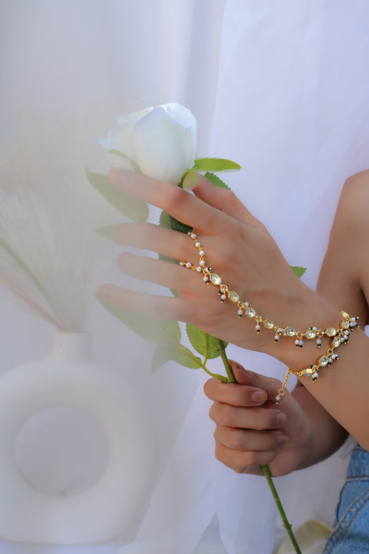 Carol Kundan Pearls Hathphool