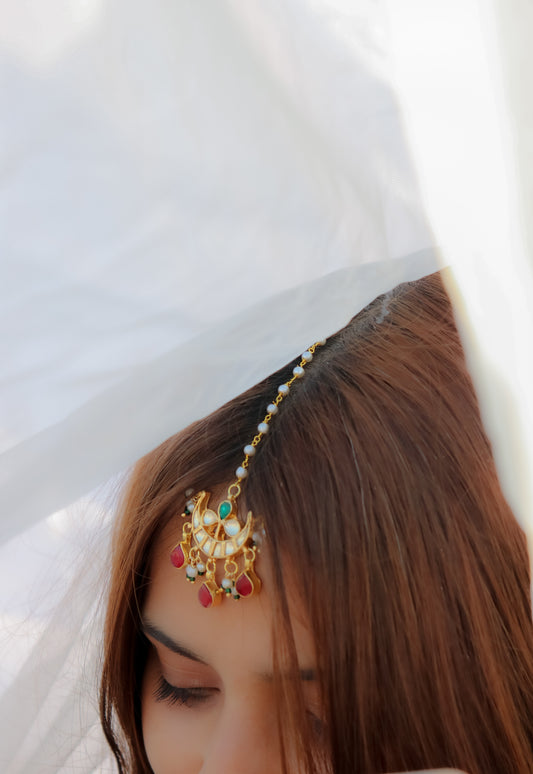 Tiska Kundan Maangtikka