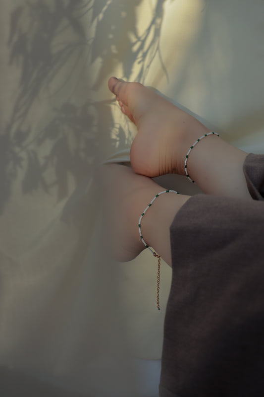 Verte Pearls Anklets