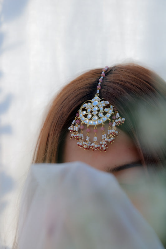 Huma Kundan Pink Maangtikka