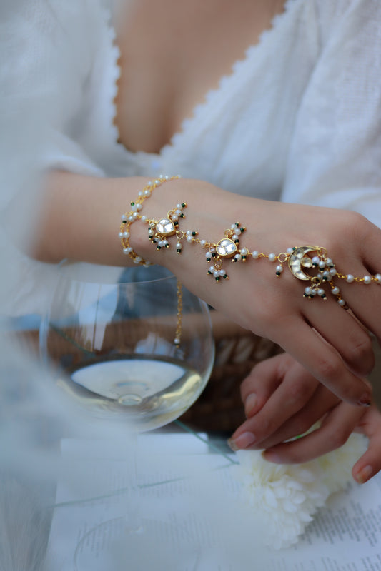 Hunoor Kundan Hathphool