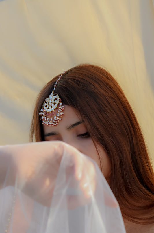 Huma Kundan Pink Maangtikka