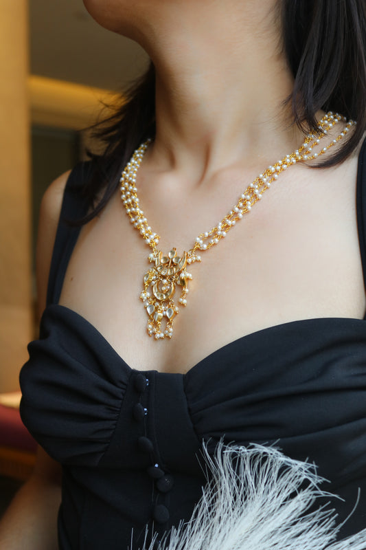 Aqlaq Kundan Pendant Necklace