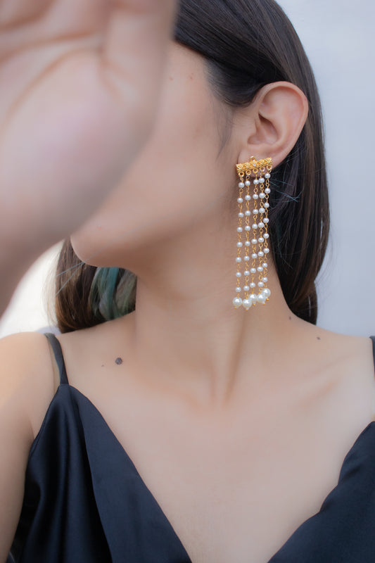 Pearls Veil Earrings