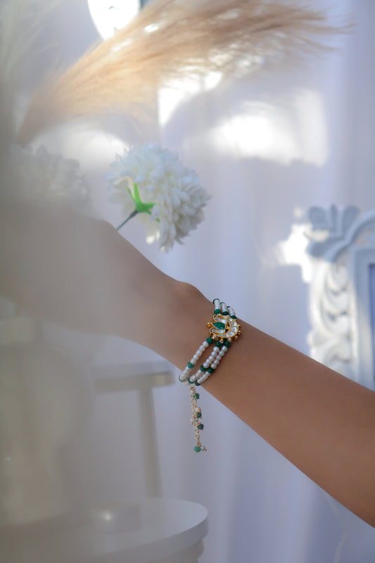 Avreen Kundan Green Bracelet