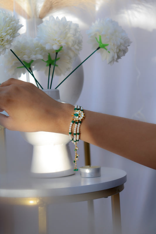 Avreen Kundan Green Bracelet