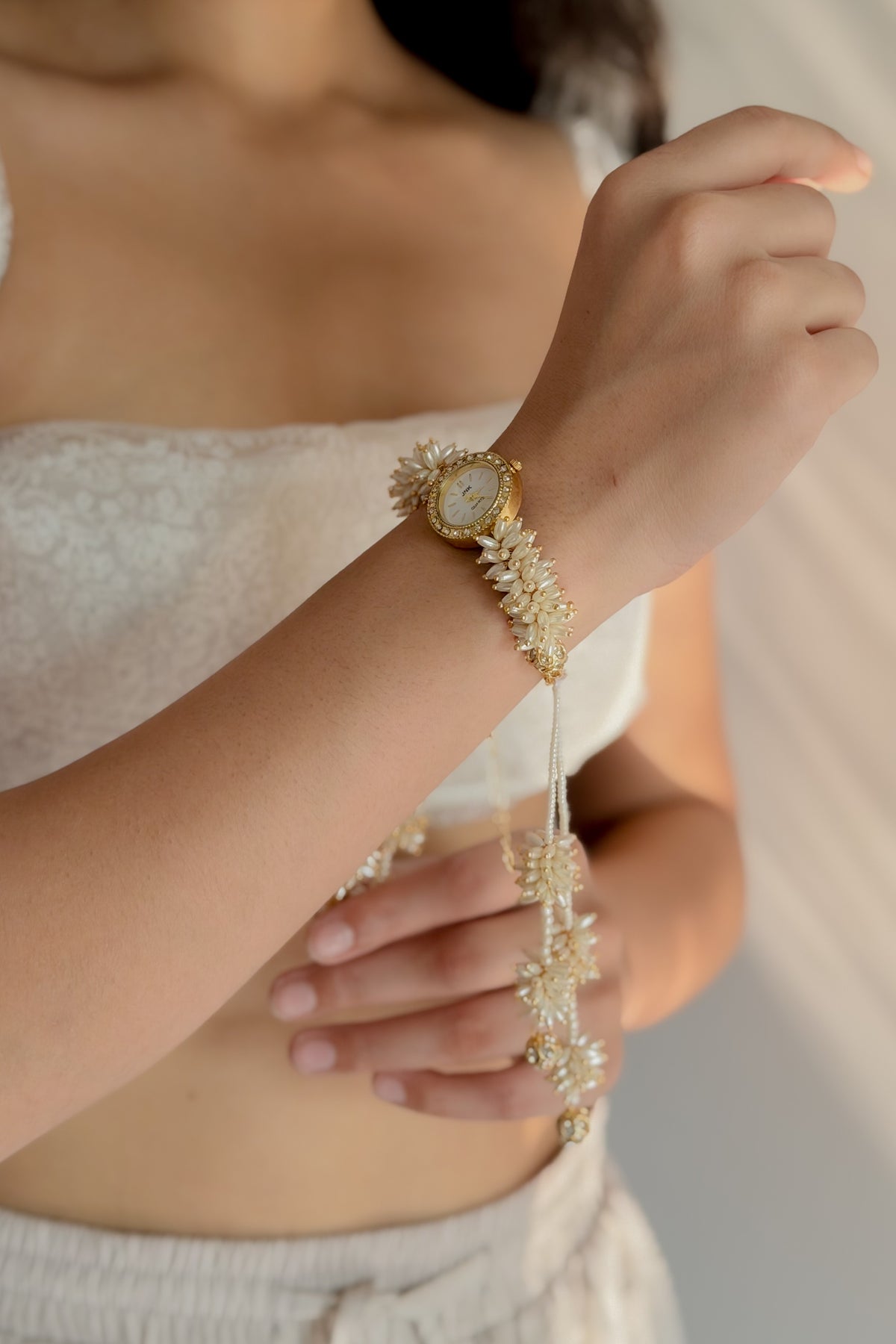Aizah Pearl Watch