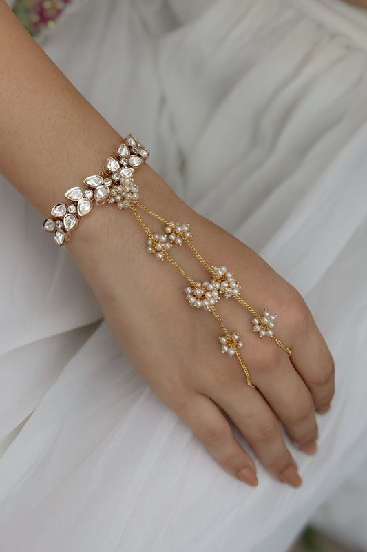 Aponi Pearl and Polki Hathphool