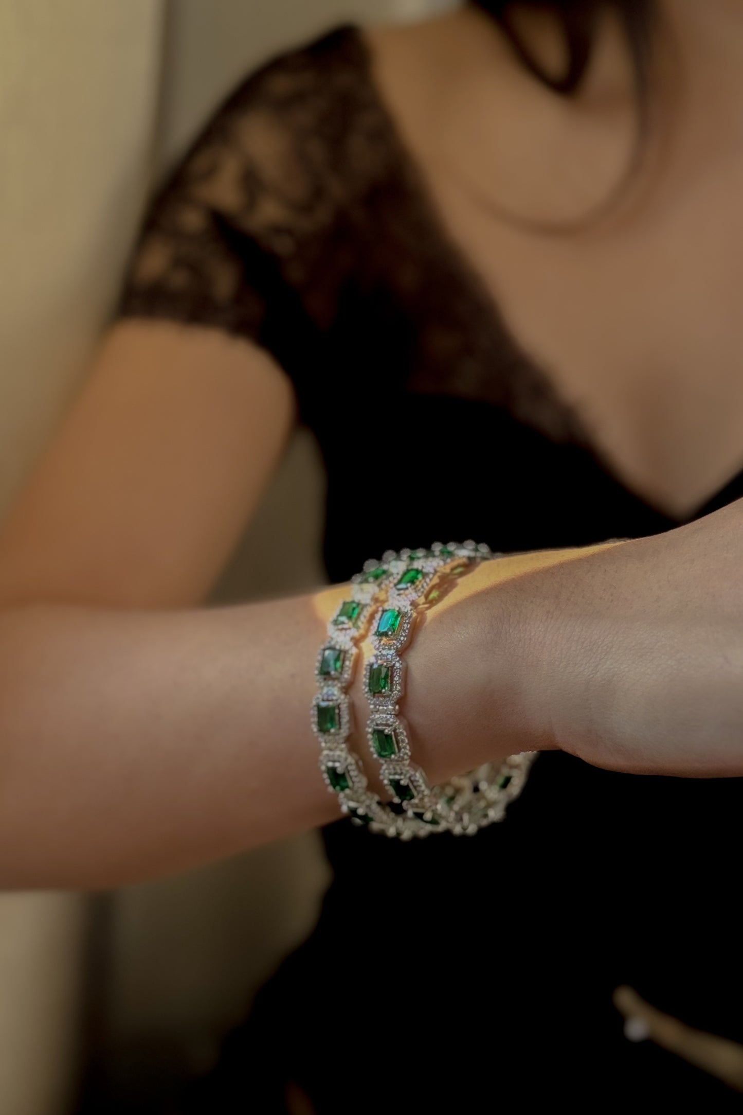 Emerald Allure Polki Bangle