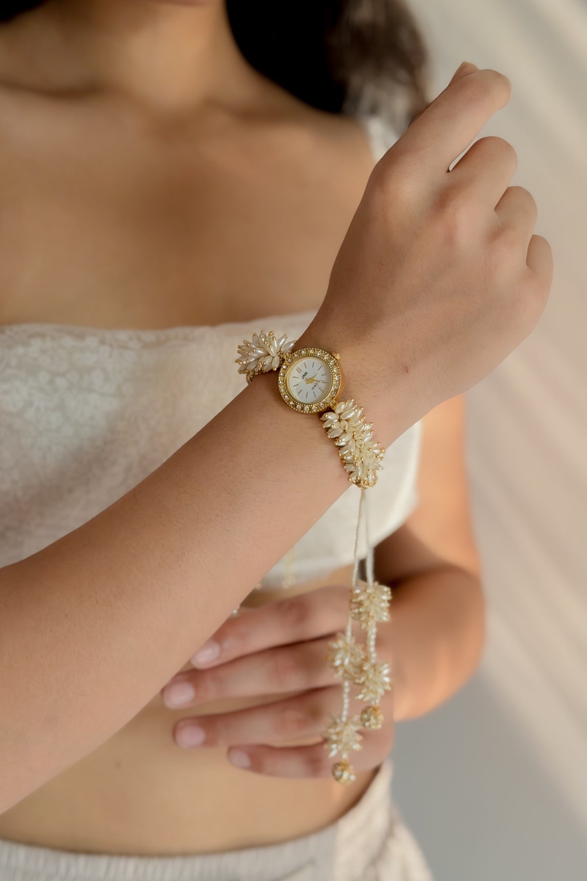 Aizah Pearl Watch