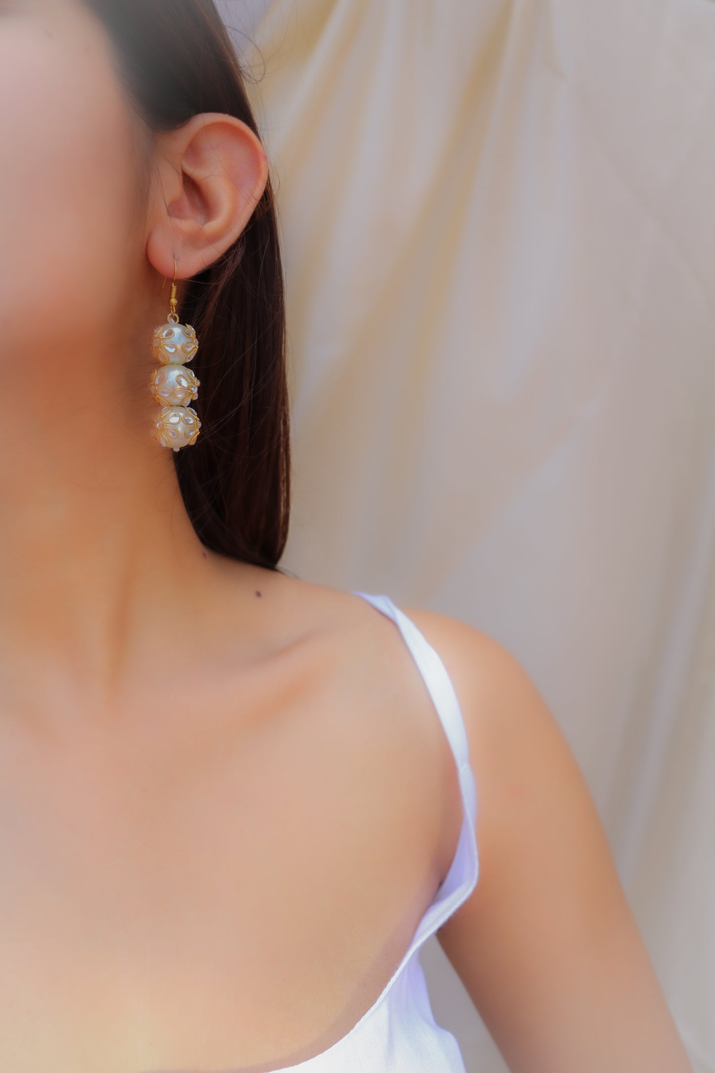 Cloud Whiff Pearl Earrings