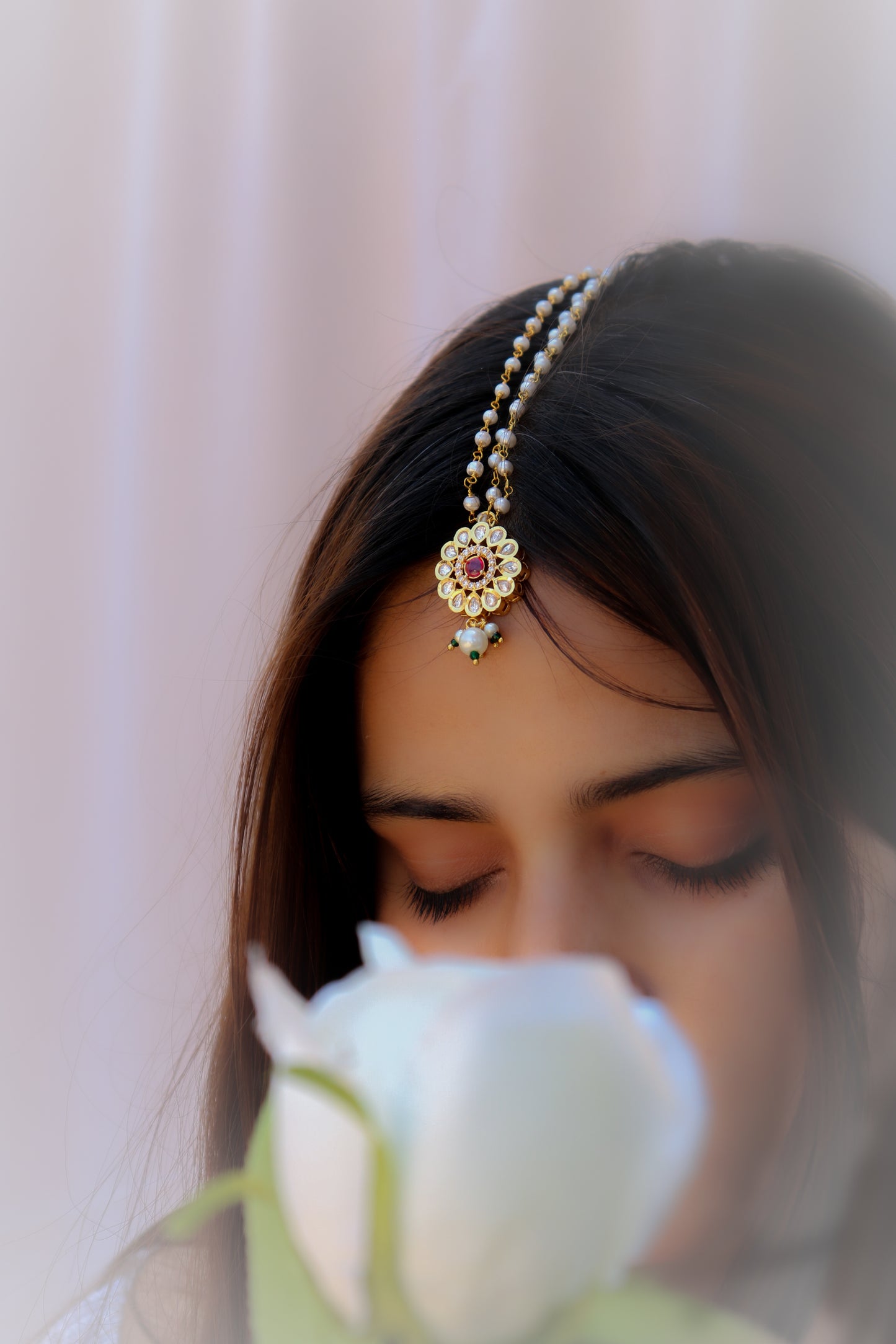 Twara Red Kundan Maangtikka