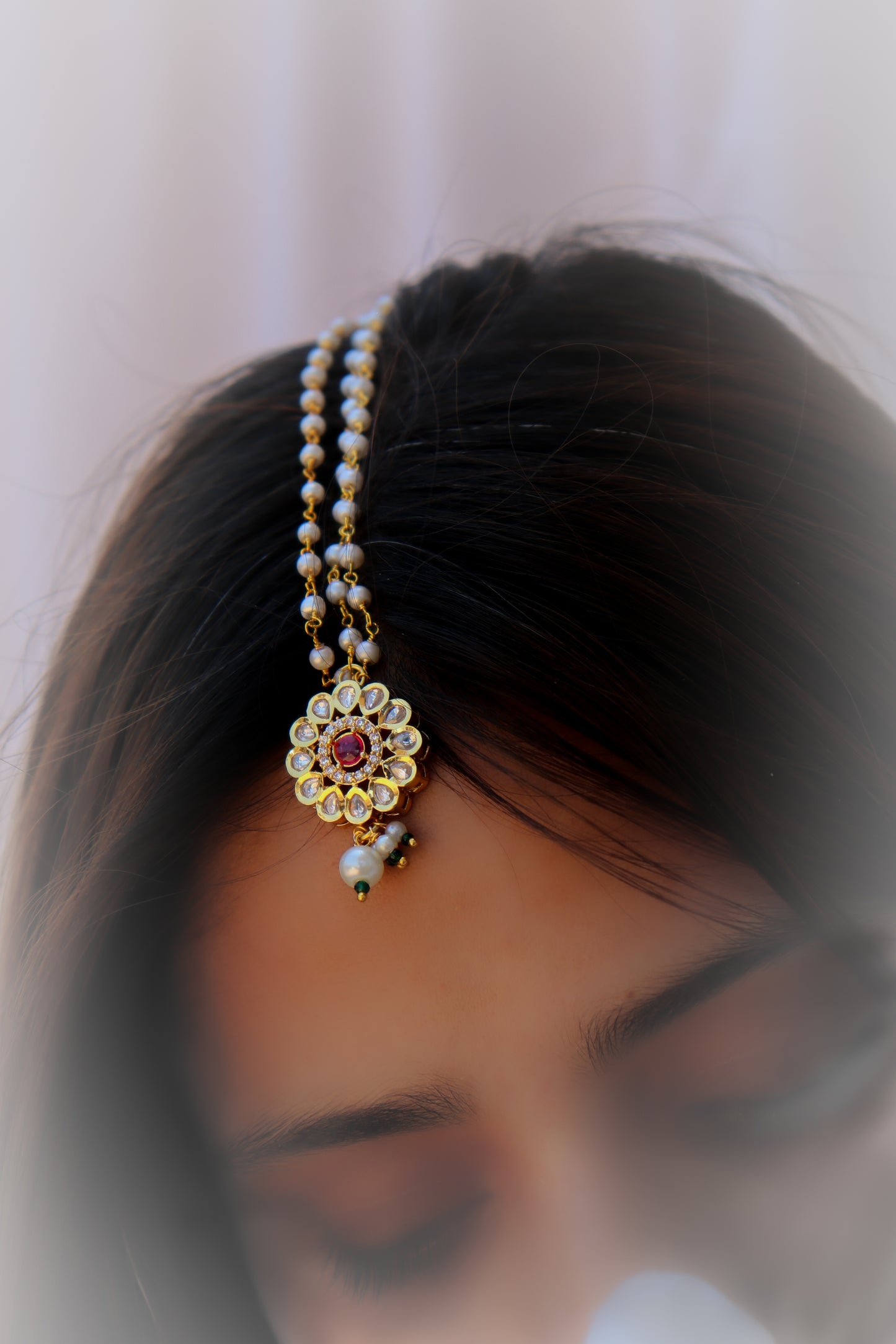 Twara Red Kundan Maangtikka