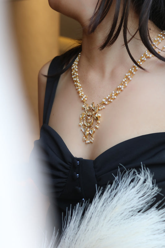 Aqlaq Kundan Pendant Necklace